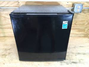 lot 81 image: Avanti Compact Refrigerator Model # RM16J1B