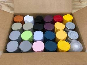 lot 102 image: Case of 24 - Cans of Spray Paint