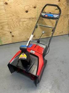 lot 9 image: TORO 21 inch Power Clear� e21 60V Snow Blower Model 39901 (Tool Only)