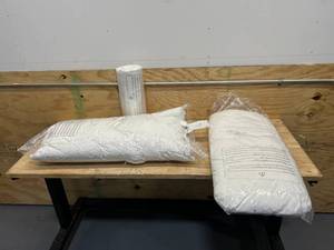 lot 109 image: Lot of 3 Pillows