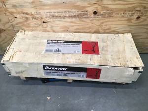 lot 3 image: Ultra-Tow 1000 lbs Hydraulic Hitch-Mount Truck Crane