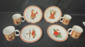 lot 97 image: Set of 4 Sakura Christmas Plates and Mugs - Magic of Santa Collection