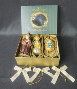 lot 30 image: Waterford 3-Piece Holiday Family Holiday Ornaments Set