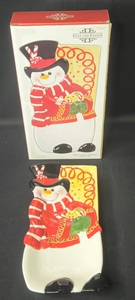 lot 34 image: Fitz and Floyd Sugar Coated Christmas Elongated Tray - In Orig Box