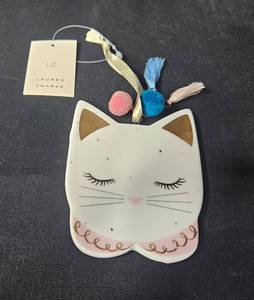 lot 77 image: Cute Cat-Shaped Decorative Wall Hanging by Lauren Conrad