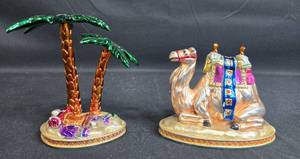 lot 2 image: Waterford Holiday Heirlooms Decorative Camel and Palm Tree Set