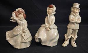 lot 11 image: Set of 3 Vintage Atlantic Mold Ceramic Figurines - Carolers