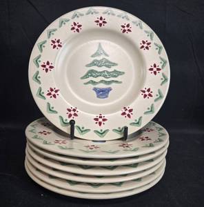 lot 86 image: Set of 8 Pfaltzgraff Christmas Salad Plates