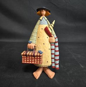 lot 119 image: Williraye Studio Lake-adaisical Day Figurine WW7773