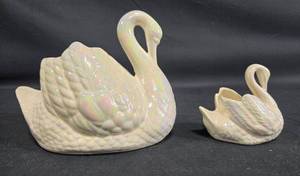 lot 90 image: Set of 2 Vintage Cream Swan Figurines