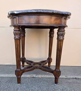 lot 8 image: Vintage Round Marble Top Side Table with Decorative Legs