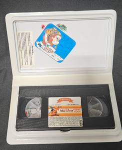 lot 104 image: Walt Disney Christmas VHS - NTSC Standard - 46 Minutes