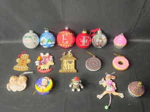 lot 133 image: Collection of Assorted Holiday Ornaments
