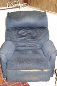 lot 11 image: Used Reclining Chair with Fabric Upholstery