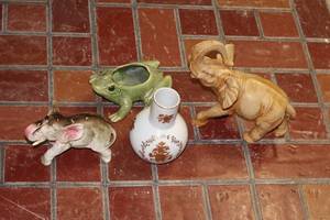 lot 15 image: Collection of 4 Vintage Decorative Figurines - Elephant, Frog, and Vase