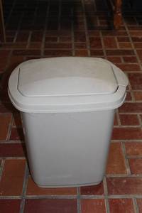 lot 37 image: Used Gray Plastic Trash Can with Lid