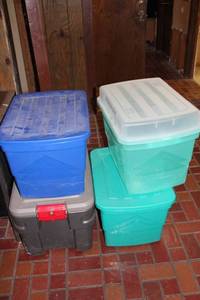 lot 58 image: Lot of 4 Storage Containers - Assorted Sizes and Colors