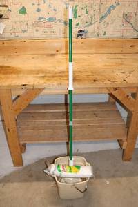 lot 74 image: Commercial Mop and Bucket Set with Cleanser