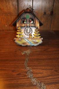 lot 95 image: Vintage Swiss Cuckoo Clock with Musical Movement - Holzackerbubn Mrz Edelweiss