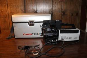 lot 105 image: Canon Video VC-30 Stereo Video Camera with Carrying Case