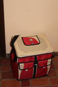 lot 172 image: California Innovations EZ Tabletop Insulated Cooler Bag
