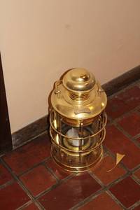 lot 173 image: Vintage Masthead Brass Lantern - Decorative or Functional Piece