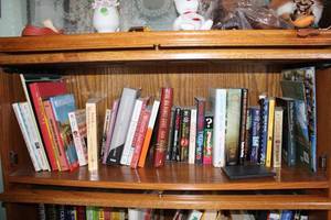 lot 192 image: Collection of 31 Books Including Fiction, Non-Fiction, and Bestsellers