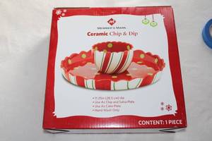 lot 197 image: Members Mark Ceramic Chip & Dip Set with Bowl - 11.25 in