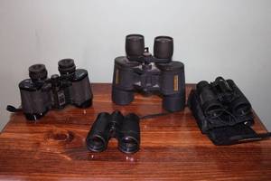lot 209 image: Lot of 4 Bushnell Binoculars with Cases