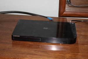 lot 235 image: Samsung 3D Blu-Ray Disc Player Model BD-H5900