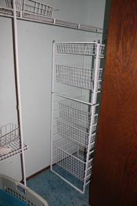 lot 242 image: 4-Tier Metal Wire Storage Rack with Baskets