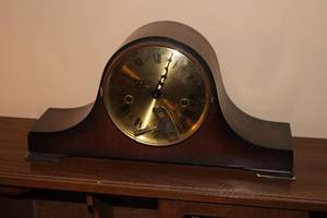 lot 258 image: Antique Wooden Mantel Clock with Brass Face and Key Wind Mechanism