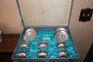 lot 263 image: Set of 6 Pearl Silver Non-Tarnishing Silverplated Teacups with Saucers