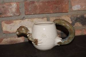 lot 313 image: Unique Vintage Ceramic Mug with Lizard Handle - Signed 1989