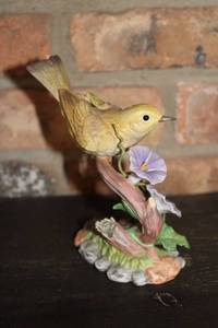 lot 354 image: Maruni Ceramics Songbird Serenade Yellow Warbler with Morning Glory Figurine