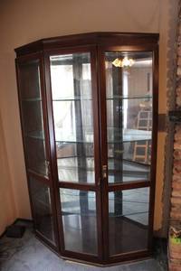 lot B-357 image: Elegant Curved Glass Display Cabinet with Lights - 73 inches Tall