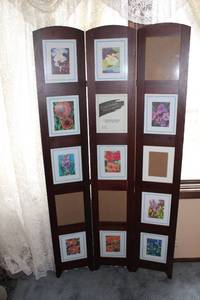 lot 358 image: Elegant Folding Photo Display Stand with 12 Frames