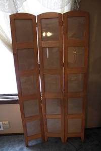 lot 359 image: Wooden Room Divider Screen with Photo Frames - 6 Panels