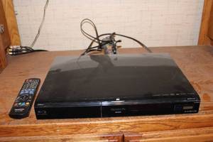 lot 364 image: Panasonic DMP-BD30 Blu-ray Disc Player with Remote Control