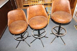 lot 386 image: Set of 3 Vintage Bar Stools with Brown Faux Leather Upholstery