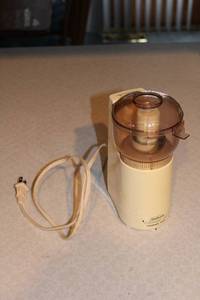 lot 392 image: Vintage Sunbeam Chopper Plus Food Processor