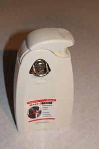 lot 394 image: Rival Safe Tech Jar Opener - Eliminates Sharp Edges