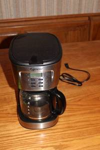 lot 411 image: Capresso Coffee Maker with Glass Carafe