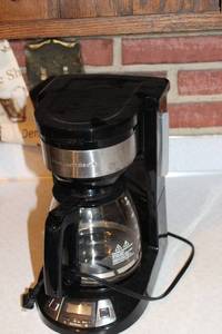 lot 423 image: Hamilton Beach 46310 Programmable Coffee Maker
