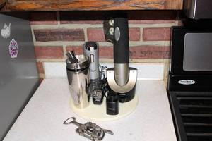 lot 428 image: Cuisinart Foil Cutter and Ozeri Cocktail Shaker Set with Accessories