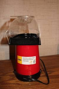 lot 432 image: Bella Popcorn Maker for Healthier Popcorn - Fast and Efficient