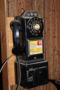 lot 438 image: Vintage GTE Rotary Payphone with 911 Operator Feature
