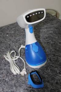 lot 71 image: Hamilton Beach Handheld Garment Steamer with Brush Attachment