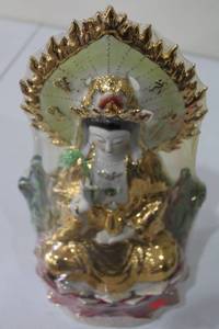 lot 115 image: Exquisite Gold-Trimmed Porcelain Buddha Figurine
