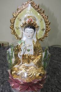 lot 119 image: Exquisite Porcelain Guanyin Statue with Gold Accents